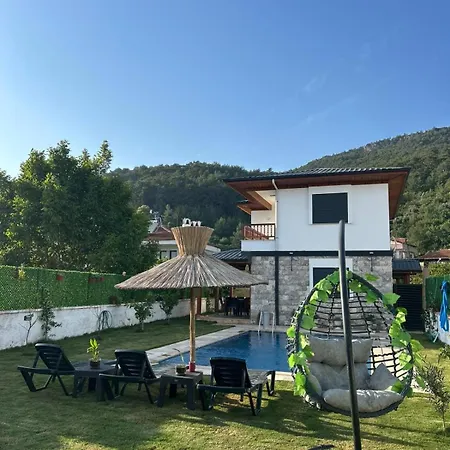 Luxury With Pool In Akyaka Goekova